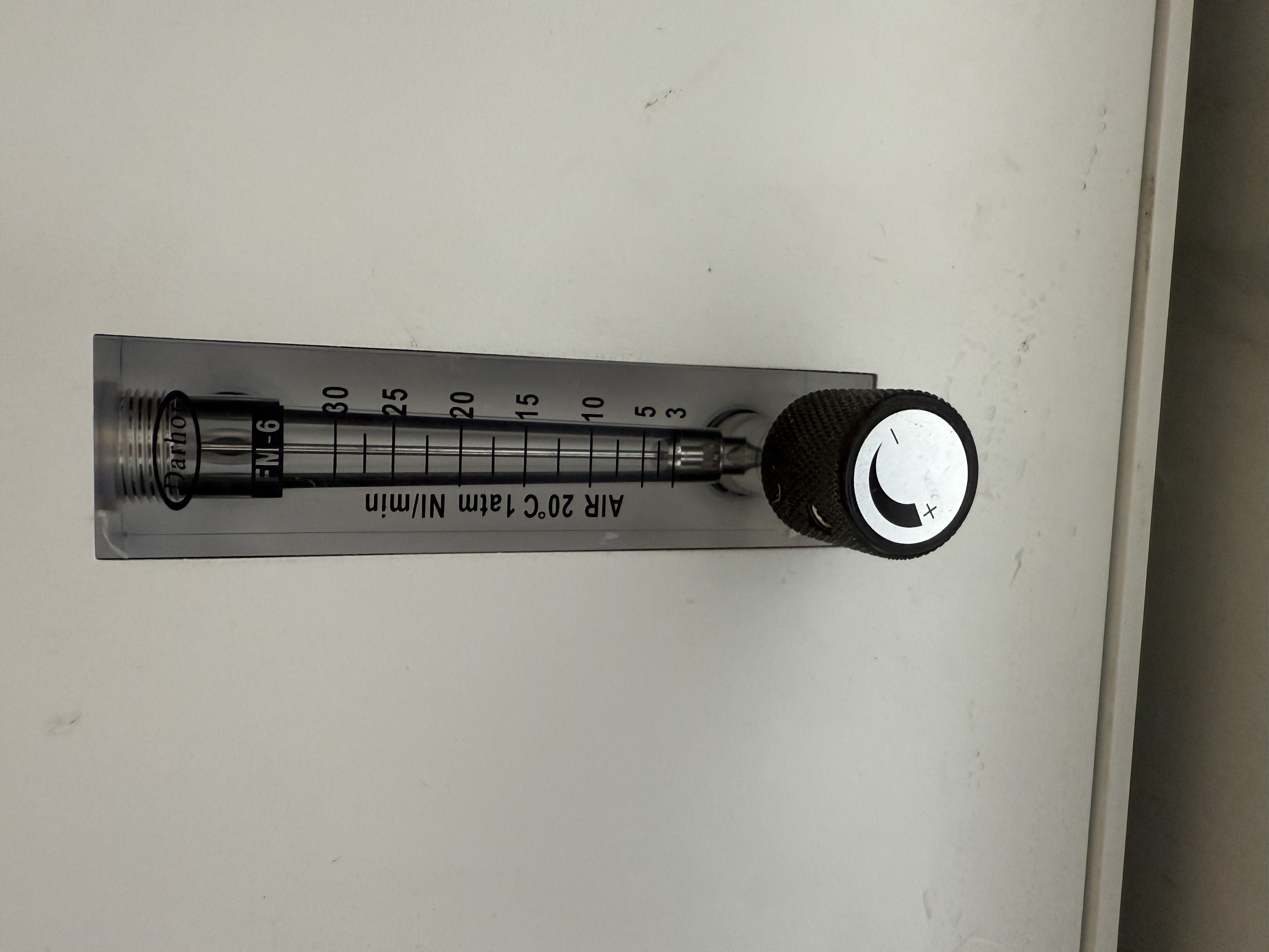 Máy kiểm tra thể tích và áp suất của bao cao su