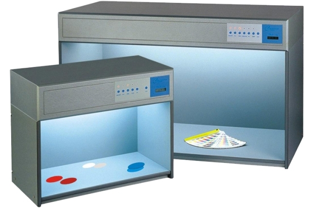 Hộp đ&egrave;n so m&agrave;u ti&ecirc;u chuẩn (4)