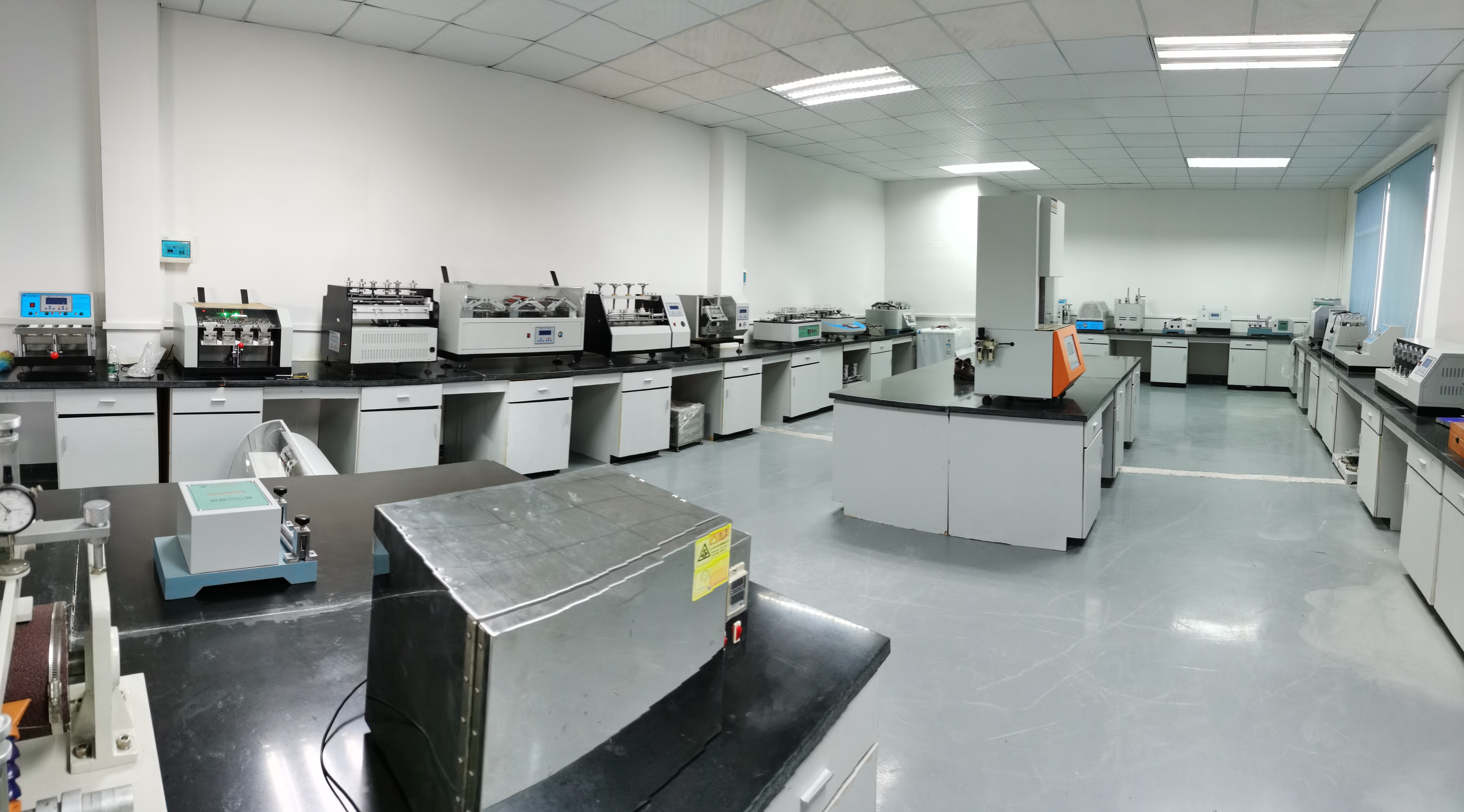 Kiểm tra vật lý giày dép là gì?