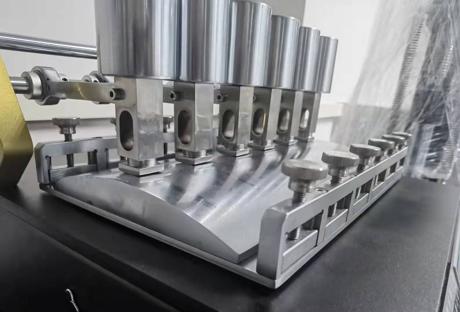 14060BF1CD10397D97CD2351EB9B156