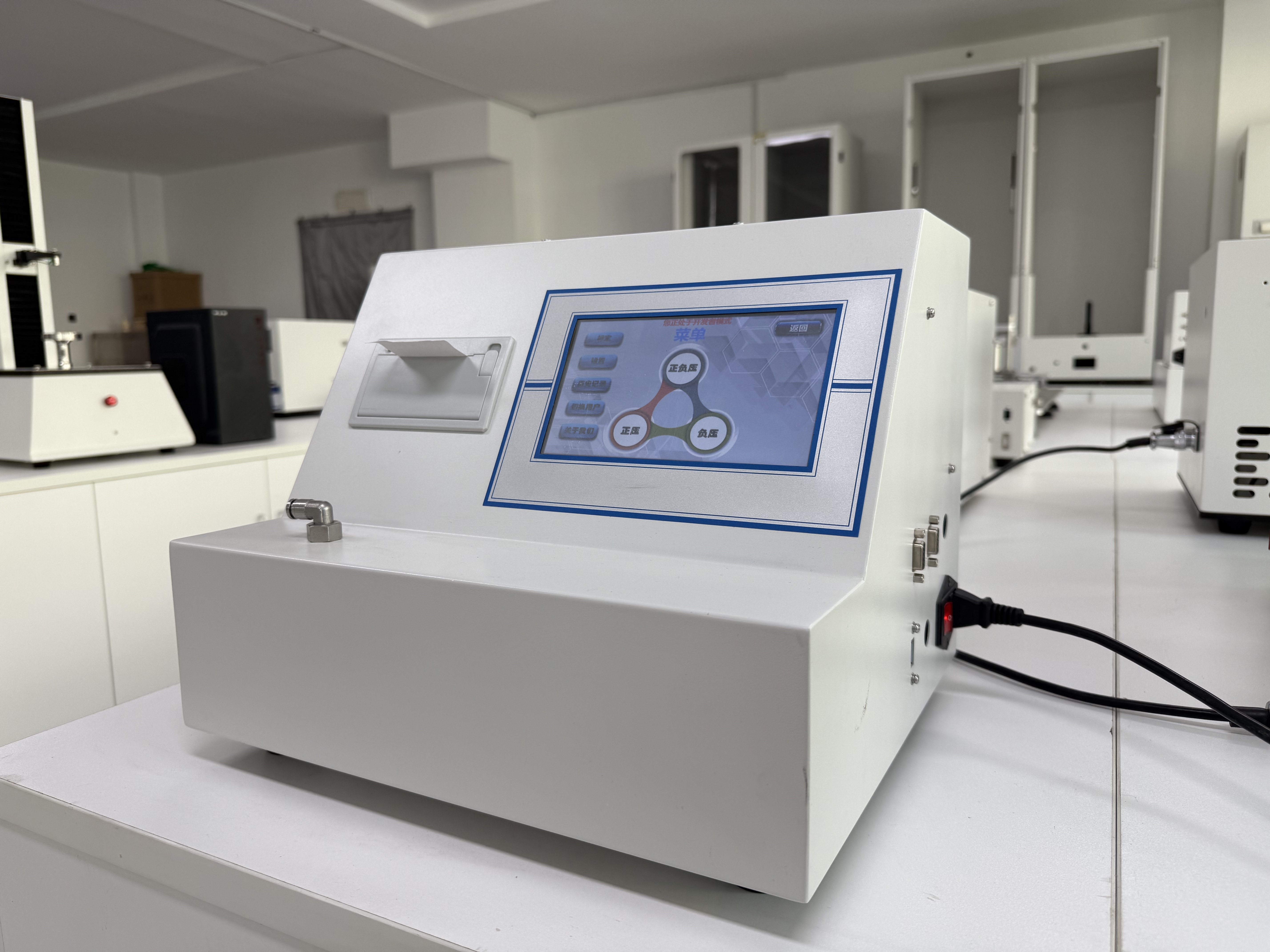 Máy kiểm tra rò rỉ không khí ống tiêm y tế | Máy kiểm tra độ kín áp suất âm theo ISO 7886-1